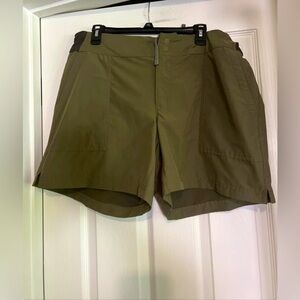 REI Co-Op Women’s Shorts Size 16 Screeline Regular Fit Olive Hiking Perfect